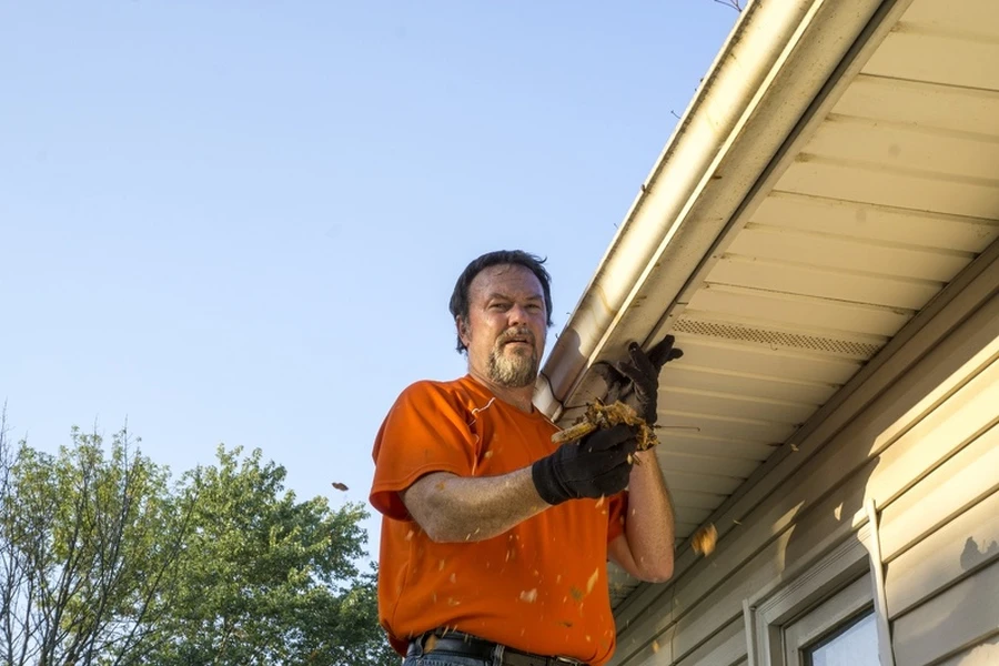 Gutter Cleaning Tips To Prevent Overflow And Yard Flooding in Bloomingburg, NY
